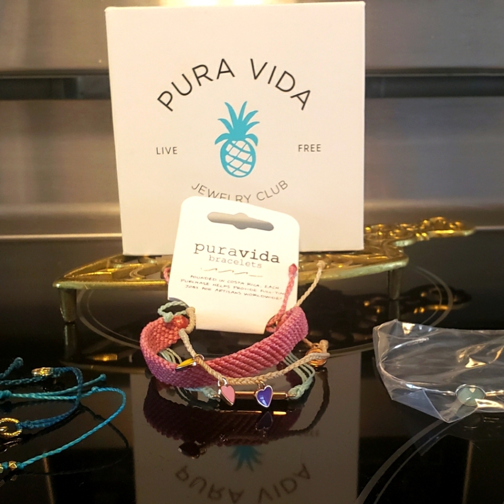 **Free** Multiple Pura Vida bracelets 6 total. Add to bundle and will remove $$